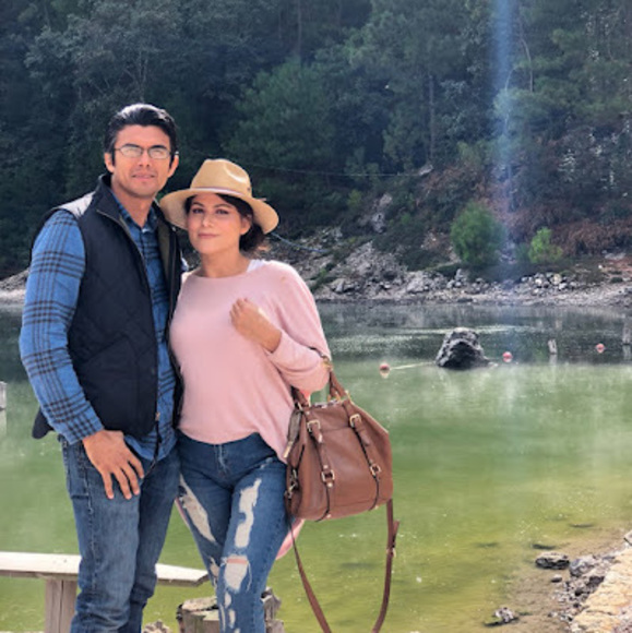 Meet your Posher, Laura - Picture 1 of 1